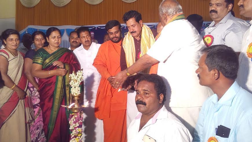 ಮಡಿವಾಳ ಜನಾಂಗವನ್ನು ಪರಿಶಿಷ್ಟ ಜಾತಿಗೆ ಸೇರಿಸಬೇಕಿದೆ: